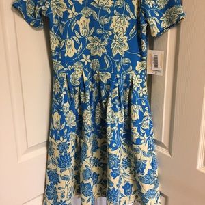M NWT LULAROE AMELIA